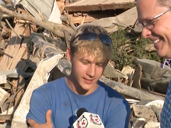 Guy Loses Everything In Tornado, Just Wants His Golf Clubs Back, And The Internet Saves The Day